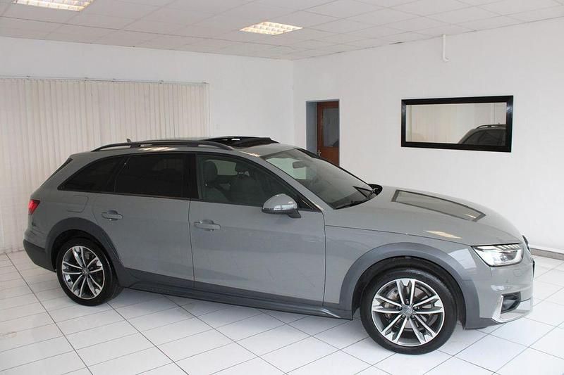 Gebraucht Audi A4 Allroad Basis 190 PS (139 kW) 2020 Grau Kombi