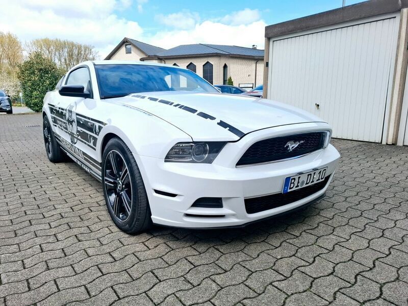 Weiß Gebraucht 2013 Ford Mustang Coupé | 11.000 € (Superpreis) - Bild 1/2