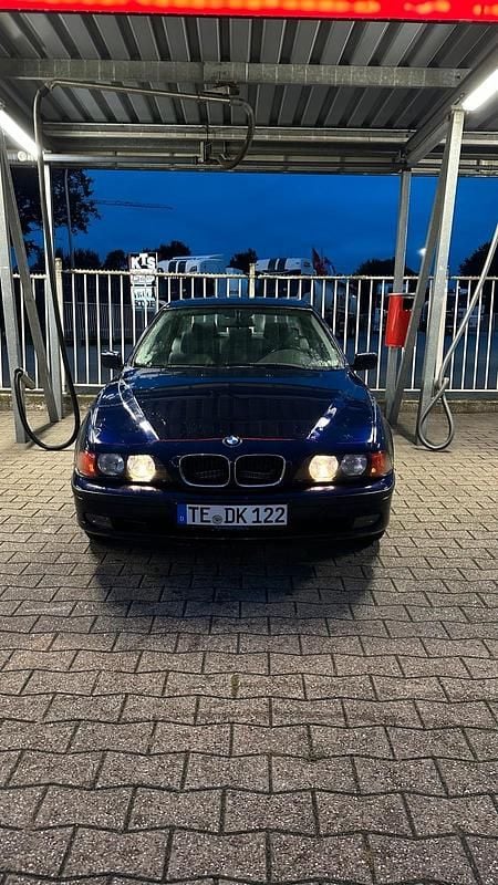 Blau Gebraucht 1996 BMW 528 Limousine | 5.400 € (Fairer Preis) - Bild 1/4