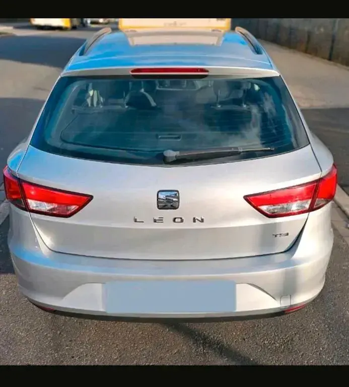 Używany Seat Leon ST Reference 86 KM (63 kW) 2016 Srebrny Kombi