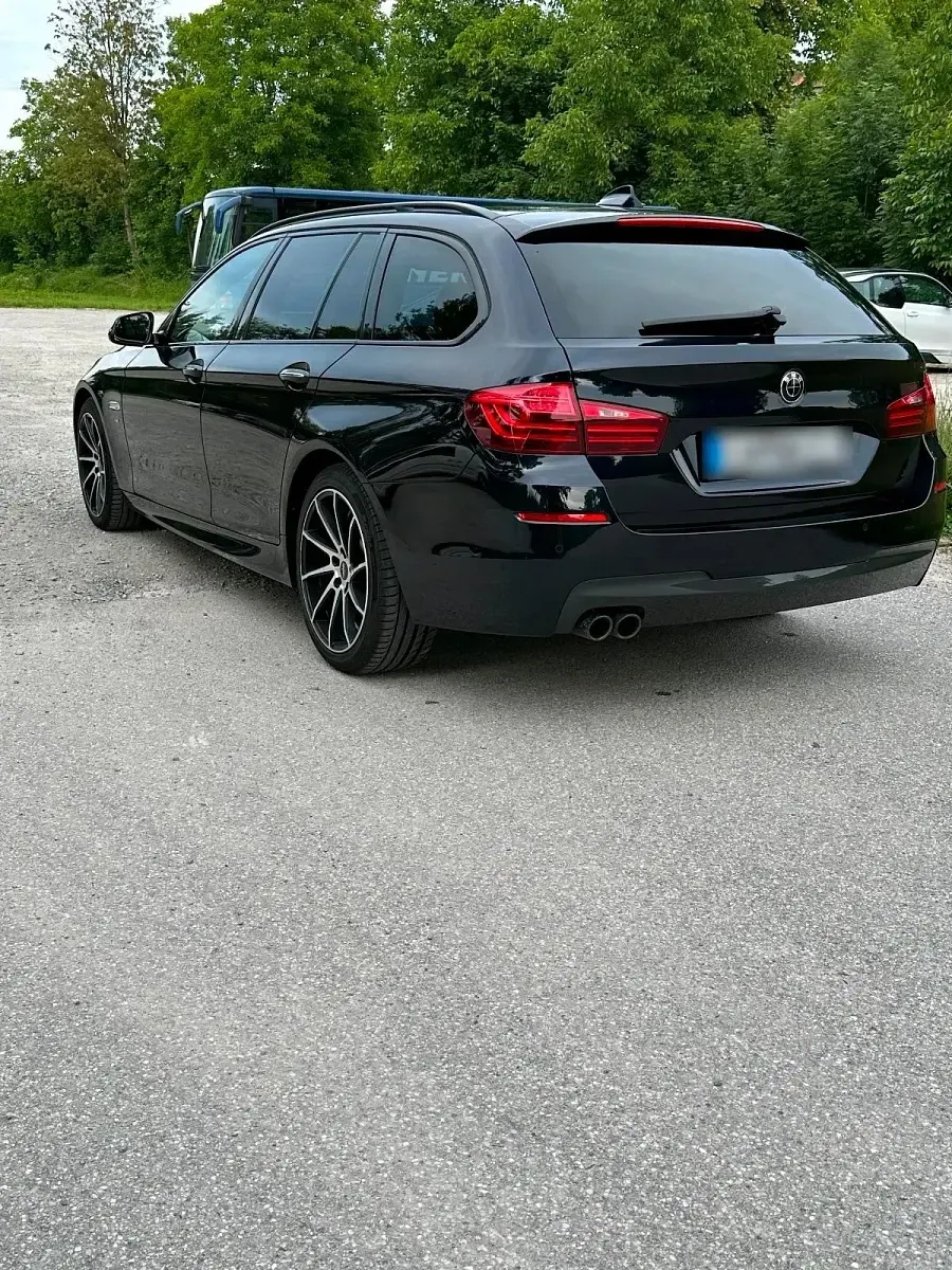 Gebraucht BMW 520 M Sport 190 PS (139 kW) 2017 Blau Kombi