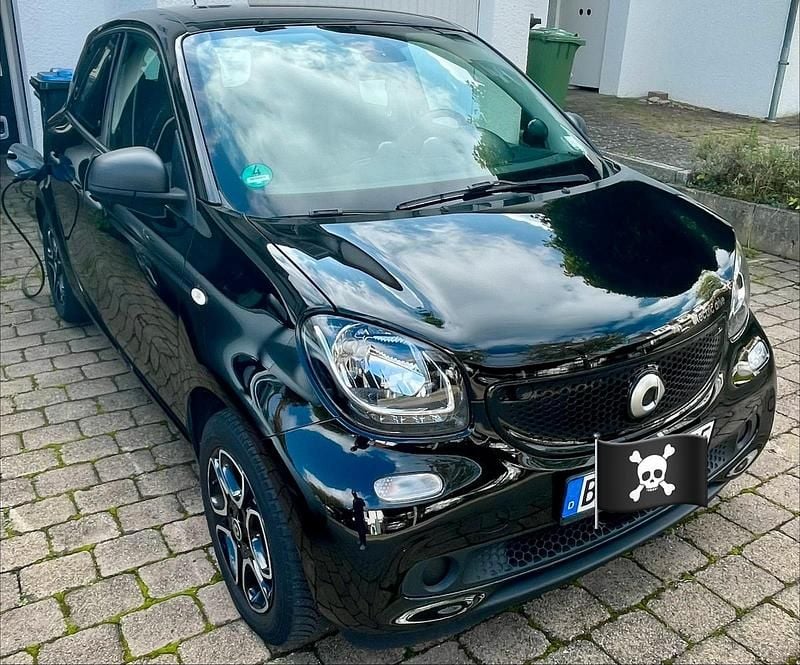 Schwarz Gebraucht 2018 Smart ForFour Electric Drive Limousine | 6.999 € (Etwas zu teuer) - Bild 1/4