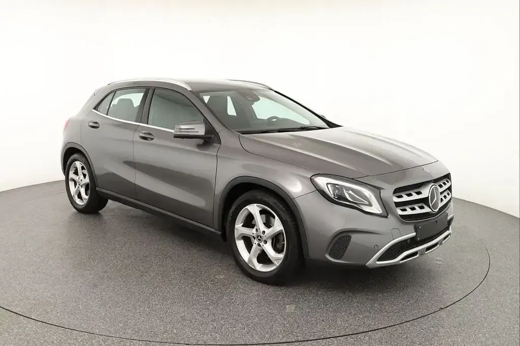 Gebraucht Mercedes GLA250 Urban 211 PS (155 kW) 2019 Mountaingrau SUV