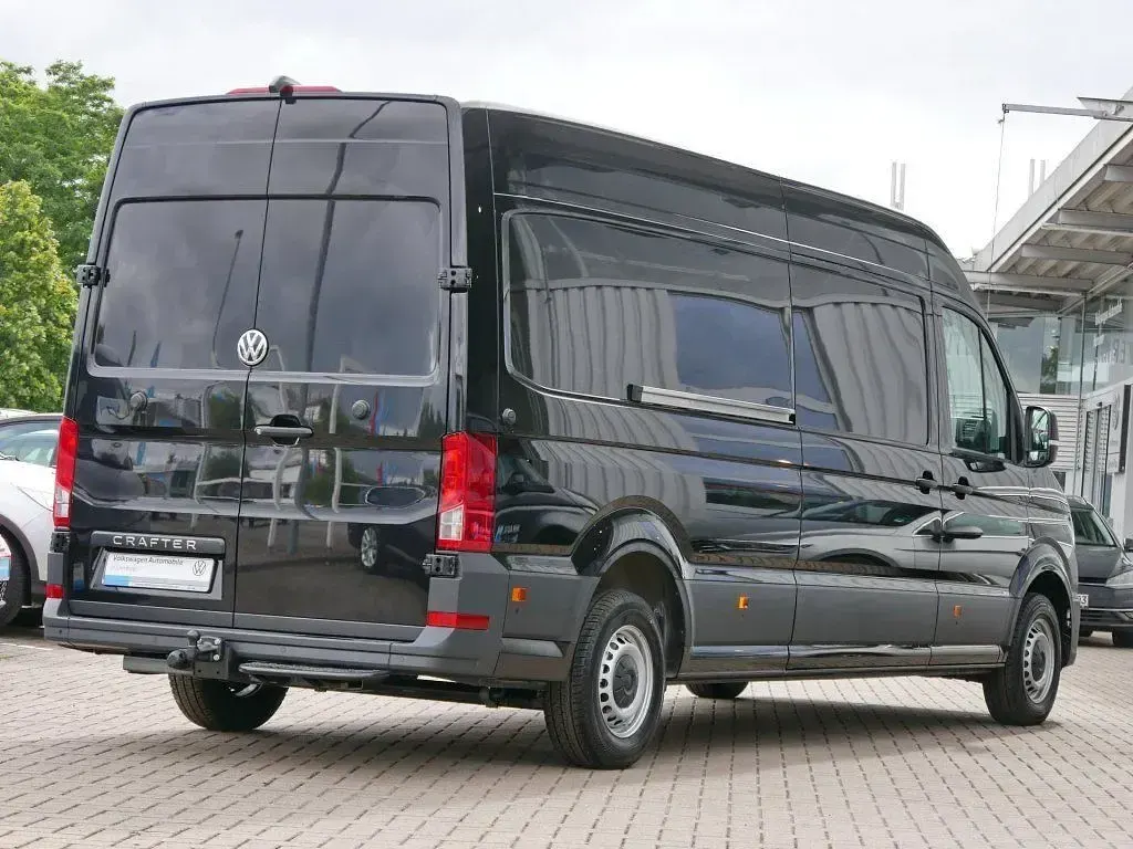 Neu VW Crafter 140 PS (102 kW) 2025 Schwarz Van