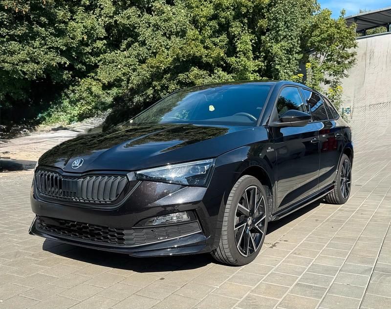 Schwarz Gebraucht 2023 Skoda Scala Monte Carlo Kleinwagen | 25.500 € (Fairer Preis) - Bild 1/4