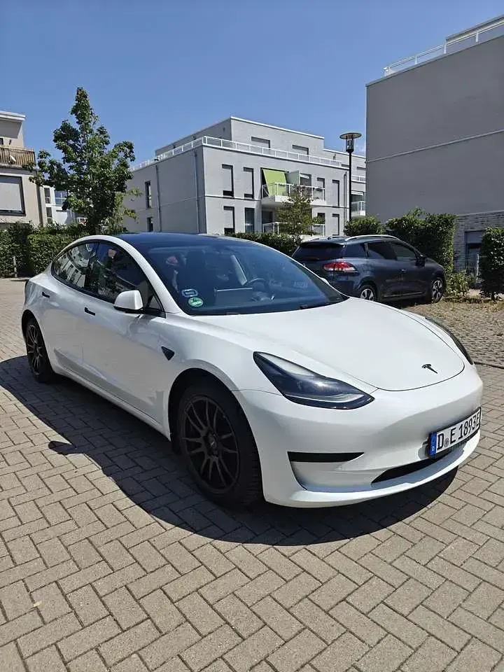 Gebraucht Tesla Model 3 RWD 208 kW (283 PS) 2022 Weiß Limousine