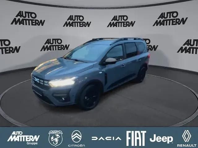 Grau Gebraucht 2024 Dacia Jogger Extreme Van / Kleinbus | 20.689 € (Fairer Preis) - Bild 1/4