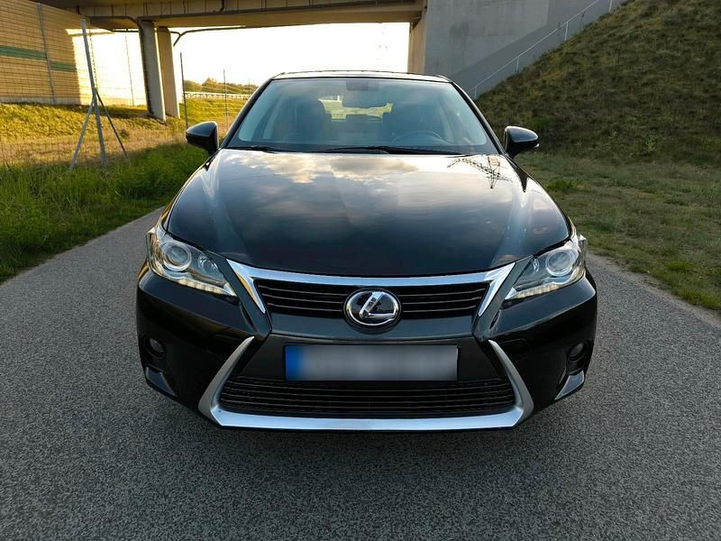 Gebraucht Lexus CT200h 130 PS (95 kW) 2016 Schwarz Kleinwagen