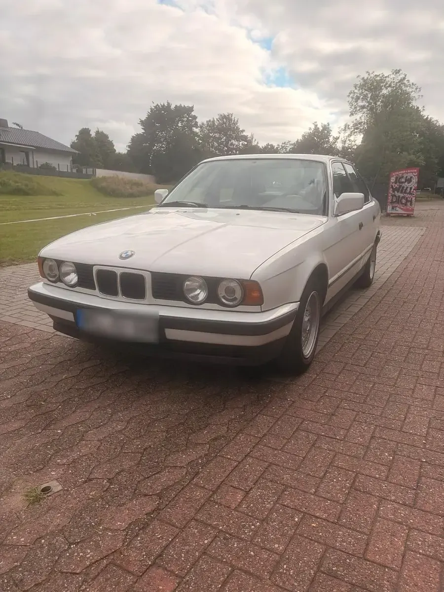 Gebraucht BMW 520 150 PS (110 kW) 1991 Weiß Limousine