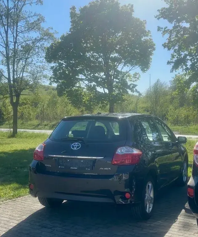 Gebraucht Toyota Auris 132 PS (97 kW) 2011 Schwarz Kleinwagen