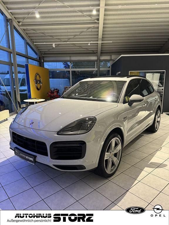 Kreide Gebraucht 2022 Porsche Cayenne Platinum Edition SUV | 83.900 € (Fairer Preis) - Bild 1/4