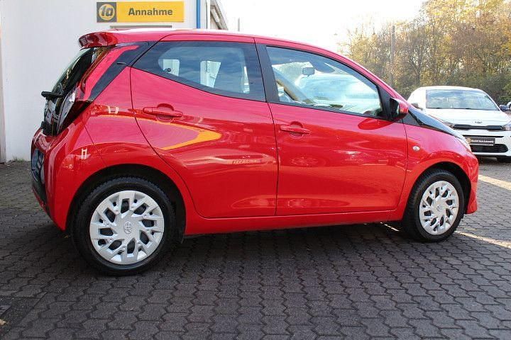 Gebraucht Toyota Aygo 72 PS (52 kW) 2020 Rot Kleinwagen