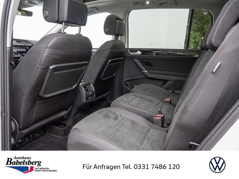 Gebraucht VW Touran Highline 150 PS (110 kW) 2024 Weiß Van / Kleinbus