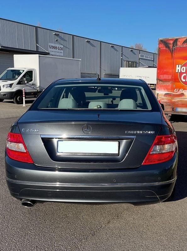 Gebraucht Mercedes C200 Elegance 184 PS (135 kW) 2009 Grau Limousine