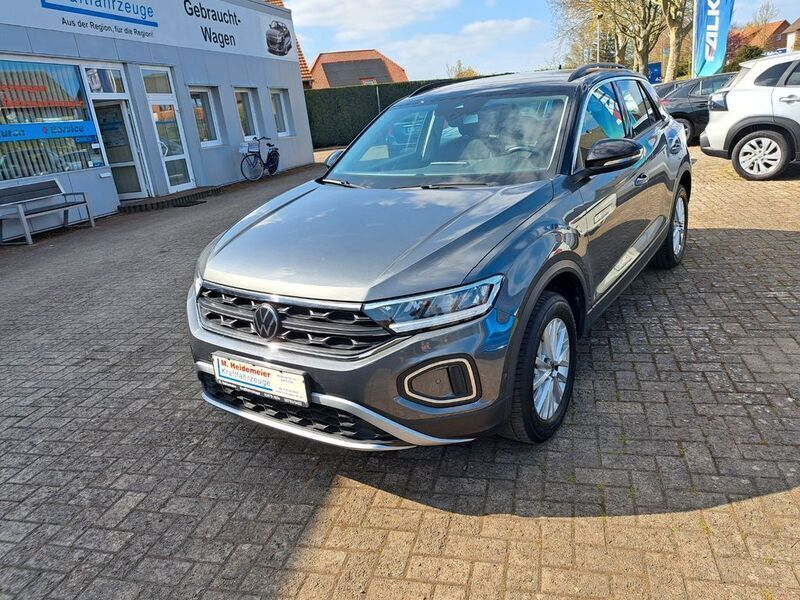 Indiumgrau metallic Gebraucht 2024 VW T-Roc Life SUV | 28.950 € (Fairer Preis) - Bild 1/4