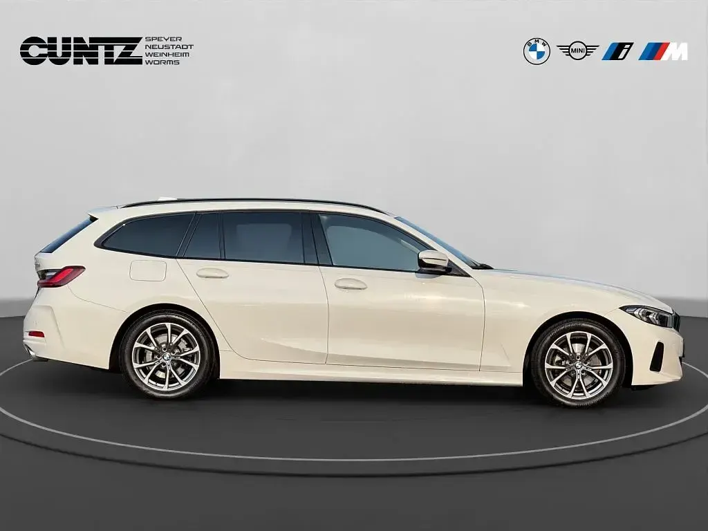 Gebraucht BMW 320 Sport Line 190 PS (139 kW) 2023 Alpinweiß uni Kombi