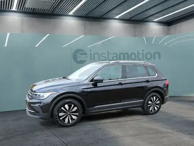 Gebraucht VW Tiguan Move 150 PS (110 kW) 2023 Schwarz SUV