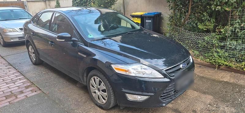 Gebraucht Ford Mondeo 145 PS (106 kW) 2011 Schwarz Limousine