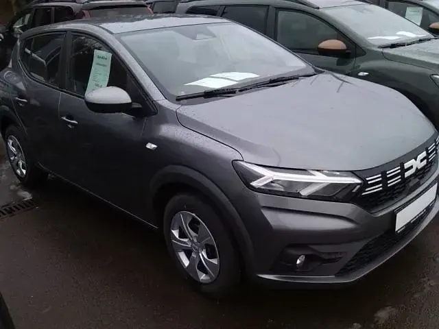 Gebraucht Dacia Sandero Expression 91 PS (66 kW) 2025 Grau Limousine