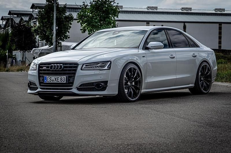 Weiß Gebraucht 2017 Audi S8 plus Ambiente Limousine | 51.990 € (Fairer Preis) - Bild 1/4