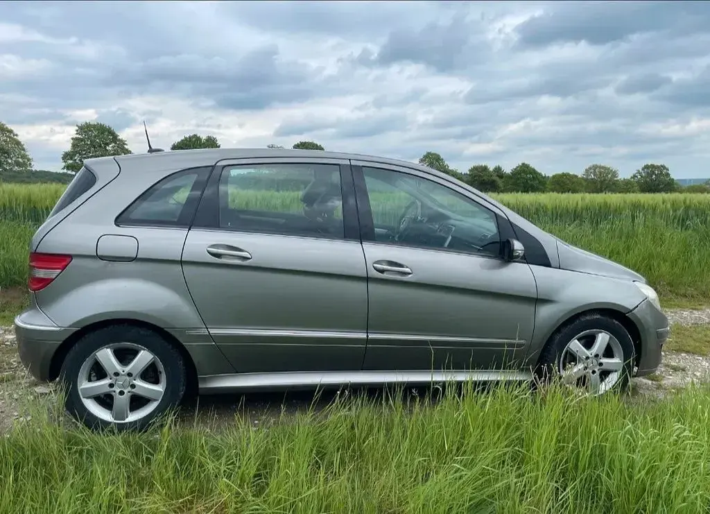 Używany Mercedes B200 140 KM (102 kW) 2005 Szary Minivan