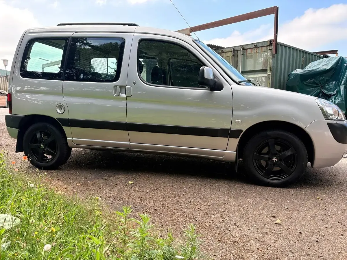 Gebraucht Peugeot Partner 108 PS (79 kW) 2005 Silber Van / Kleinbus