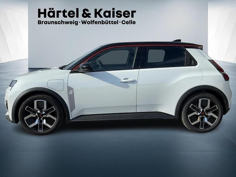 Neu Renault 5 E-Tech Komfort 11 kW (15 PS) 2025 Perlmuttweiß mit dach in black pearlschwarz (schwarz)