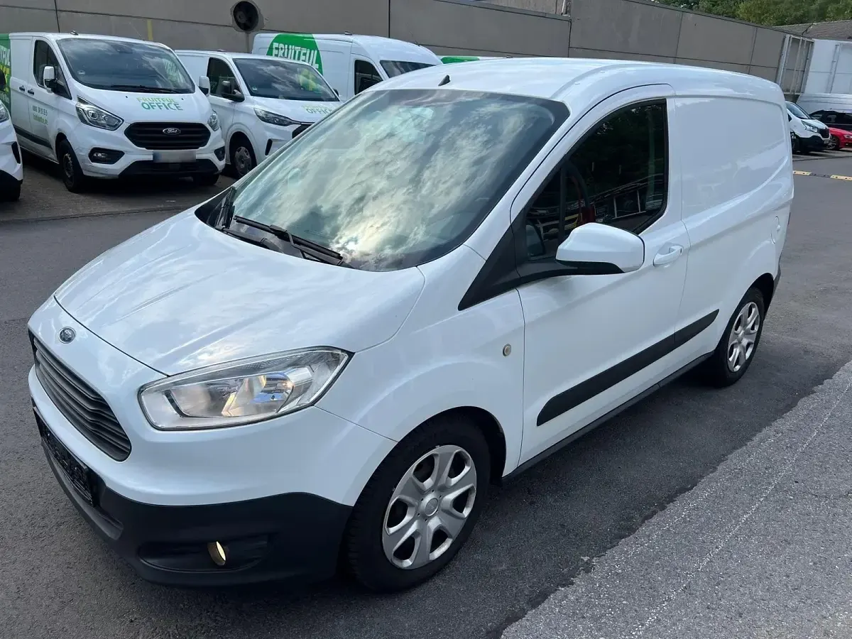 Gebraucht Ford Transit 95 PS (69 kW) 2018 Weiß Van