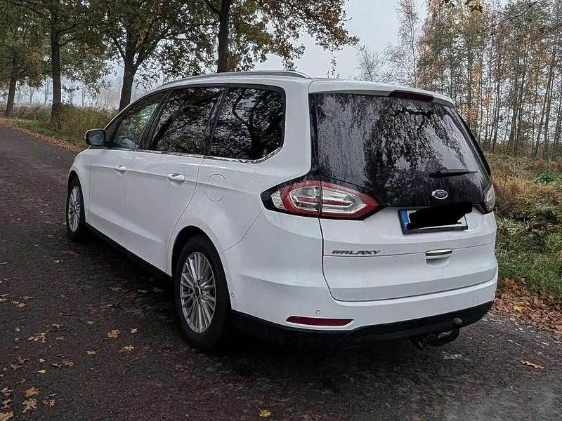 Gebraucht Ford Galaxy Titanium 150 PS (110 kW) 2017 Weiß Van / Kleinbus