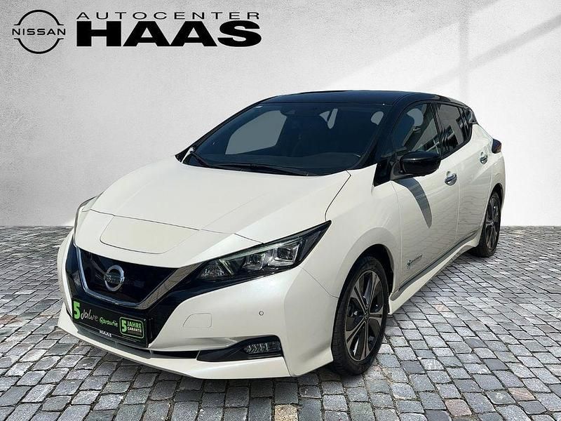Gebraucht Nissan Leaf Tekna 110 kW (150 PS) 2020 Pearl white/black m Kleinwagen