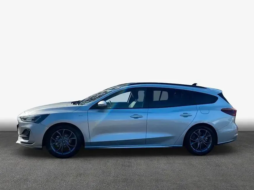 Gebraucht Ford Focus ST-Line X 155 PS (114 kW) 2024 Silber Limousine