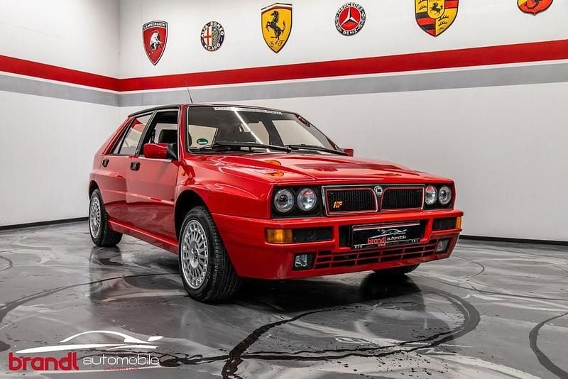 Usata Lancia Delta 177 CV (130 kW) 1992 Rosso Utilitaria