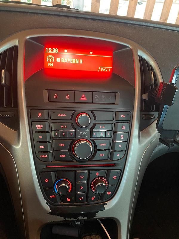 Gebraucht Opel Astra 110 PS (80 kW) 2012 Grau Limousine