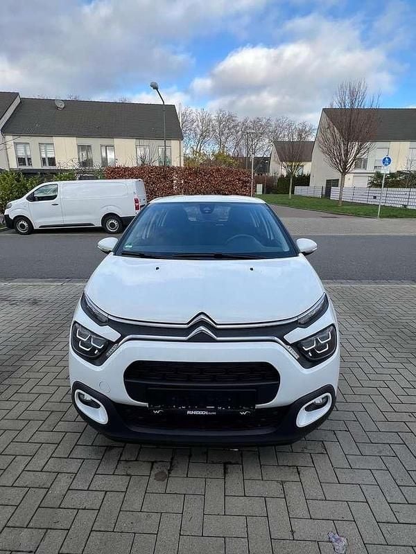 Weiß Gebraucht 2024 Citroën C3 PureTech Limousine | 12.490 € (Guter Preis) - Bild 1/4