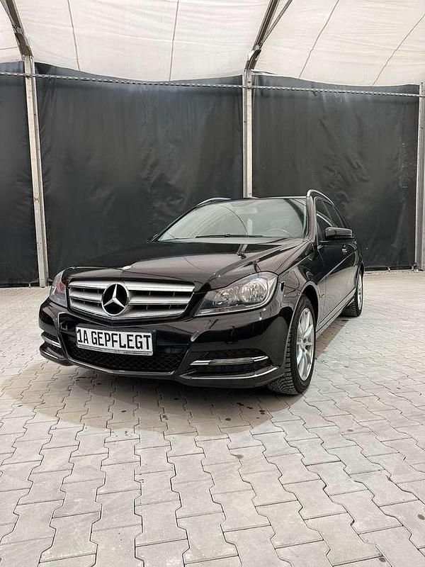 Gebraucht Mercedes C180 156 PS (114 kW) 2011 Schwarz Kombi