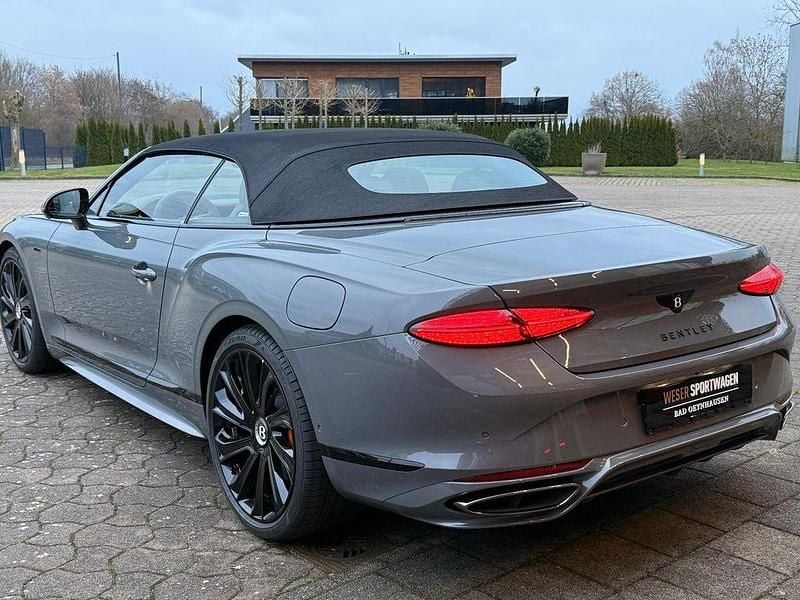 Neu Bentley Continental Mulliner 782 PS (575 kW) 2025 Grau Cabrio