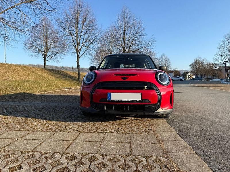 Gebraucht Mini Cooper SE Classic 135 kW (184 PS) 2023 Rot Kleinwagen
