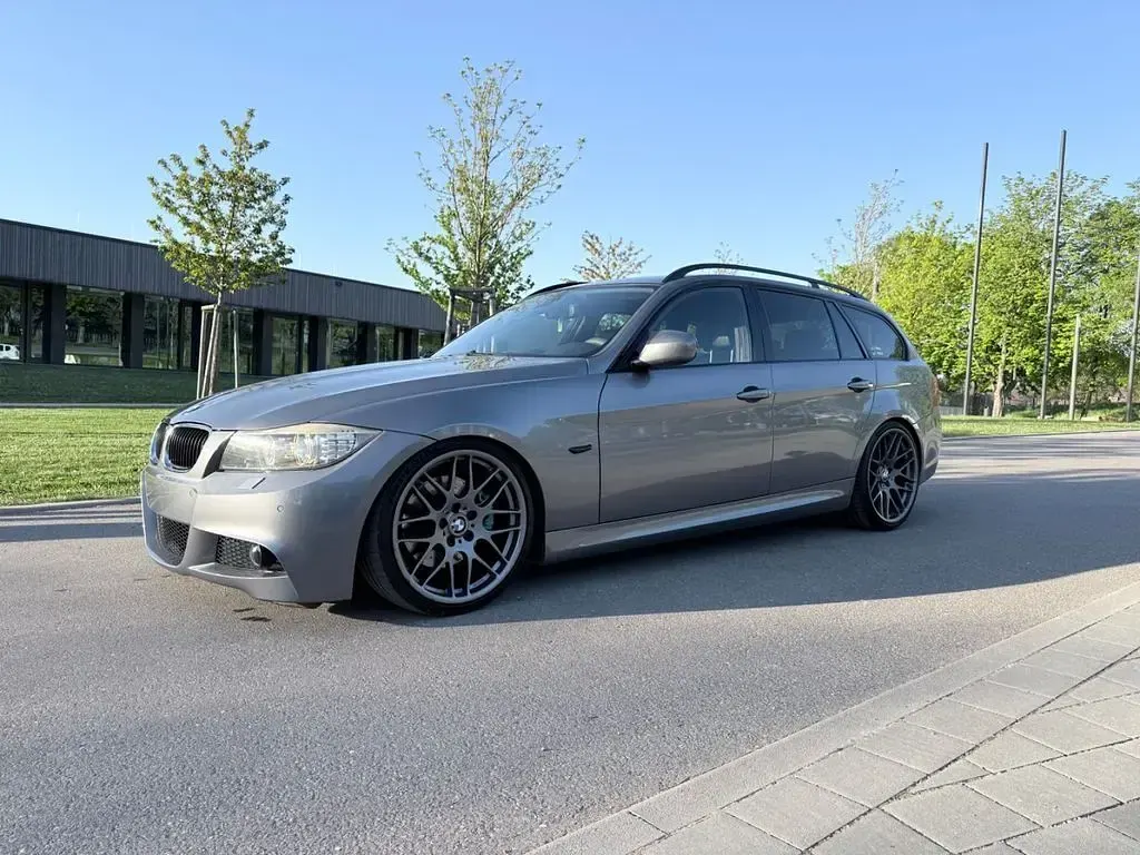 Gebraucht BMW 325 Performance 197 PS (144 kW) 2010 Grau Kombi