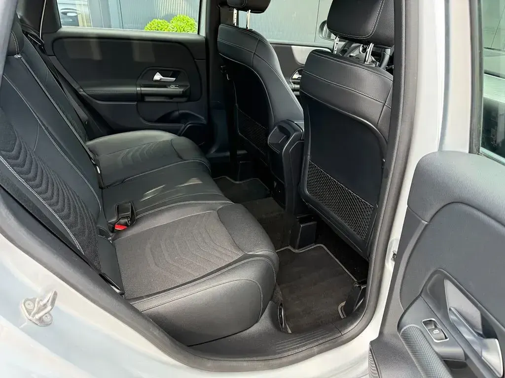 Gebraucht Mercedes B200 150 PS (110 kW) 2021 Silber Kleinwagen
