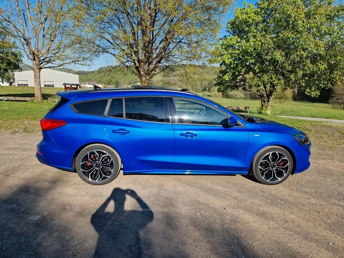 Gebraucht Ford Focus ST-Line 150 PS (110 kW) 2020 Blau Limousine