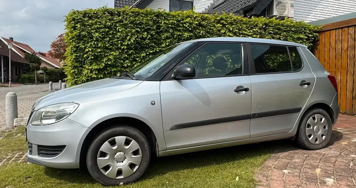 Używany Skoda Fabia 86 KM (63 kW) 2012 Srebrny Hatchback