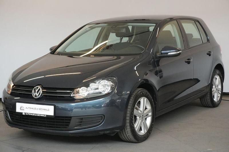 Blau Gebraucht 2009 VW Golf VI Comfortline Limousine | 6.990 € (Fairer Preis) - Bild 1/4