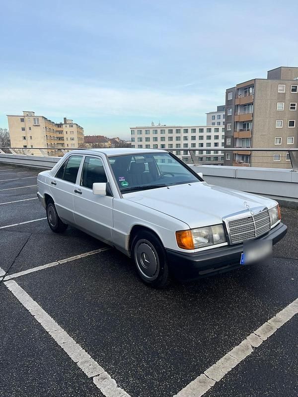 Gebraucht Mercedes 190 122 PS (89 kW) 1991 Weiß Limousine