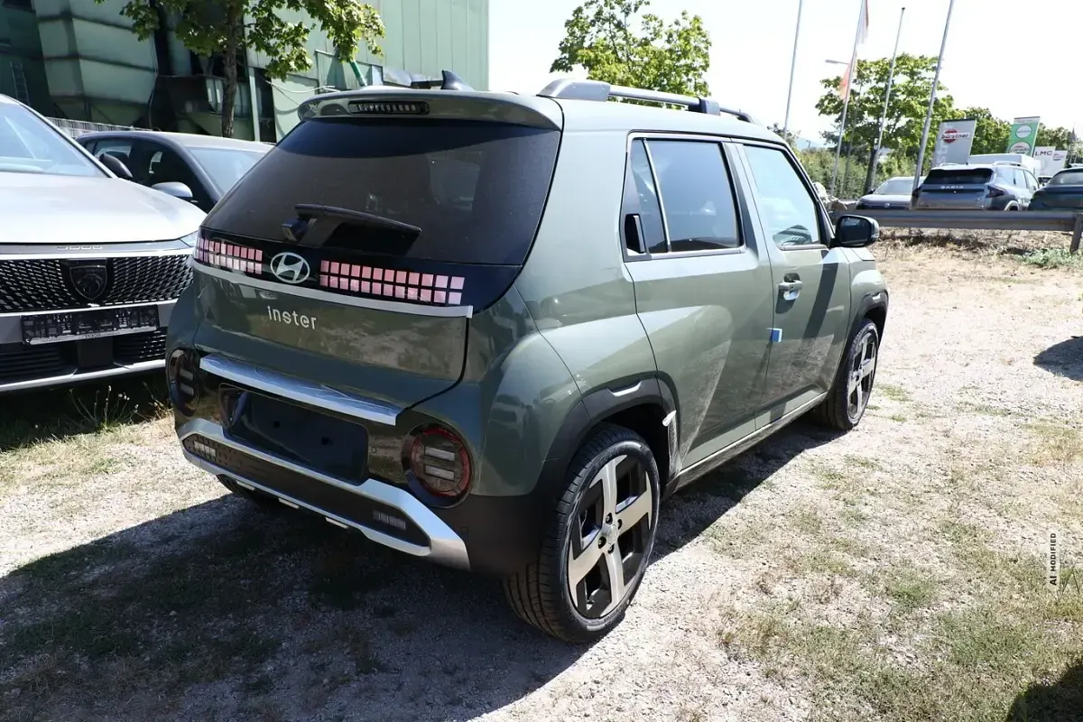 Neu Hyundai Inster 85 kW (116 PS) 2026 Grün metallic Kleinwagen