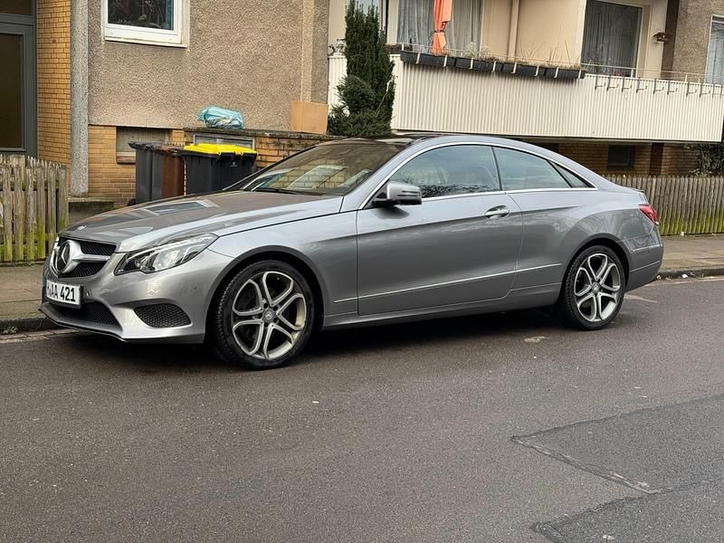 Grau Gebraucht 2015 Mercedes E350 Coupé | 26.500 € (Teuer) - Bild 1/4