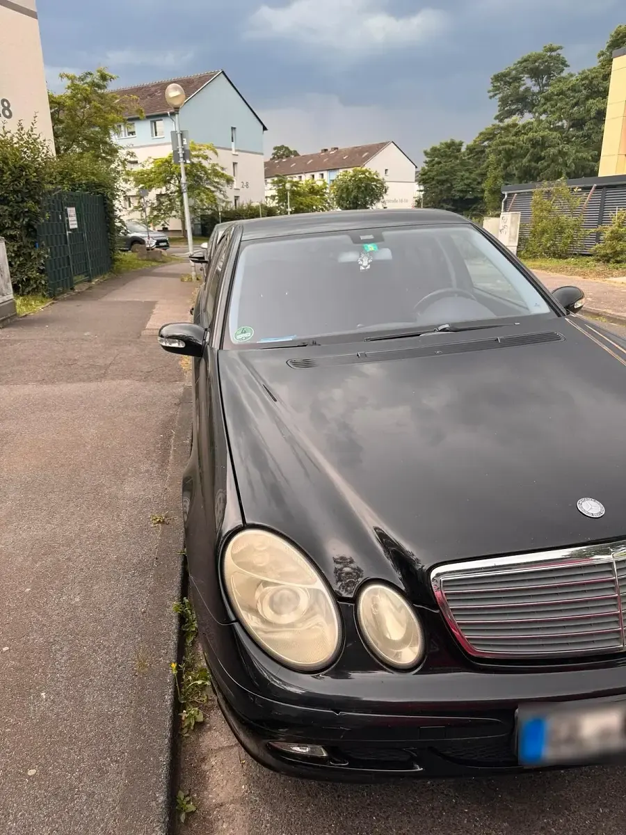Gebraucht Mercedes E200 122 PS (89 kW) 2003 Schwarz Limousine