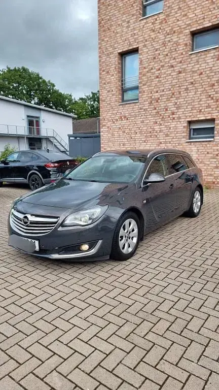 Gebraucht Opel Insignia 140 PS (102 kW) 2014 Grau Kombi