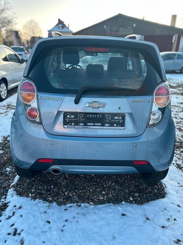 Gebraucht Chevrolet Spark 80 PS (58 kW) 2010 Blau Kleinwagen