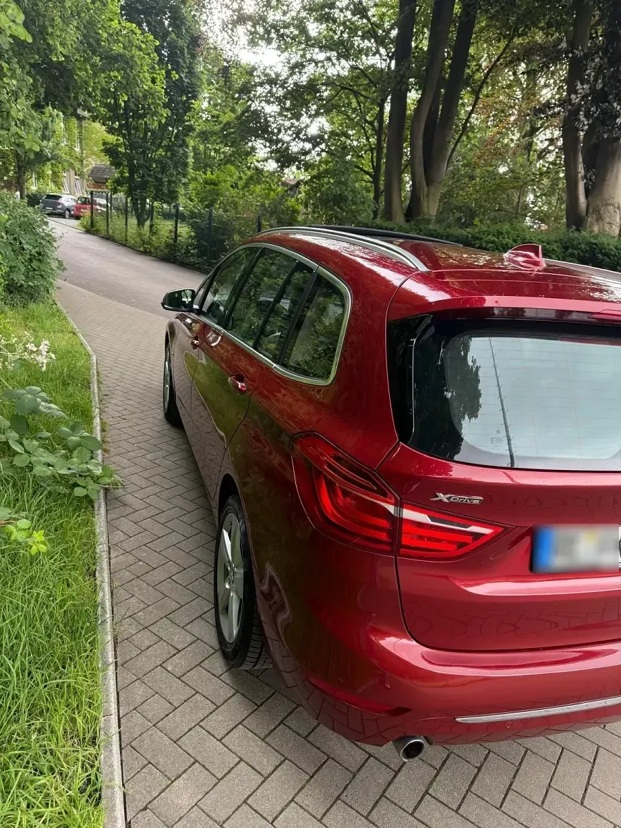 Gebraucht BMW 220 Gran Tourer Luxury Line 190 PS (139 kW) 2016 Rot Van / Kleinbus