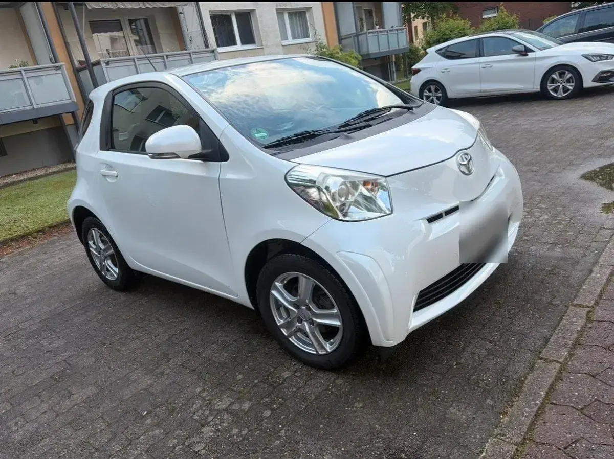 Gebraucht Toyota iQ 68 PS (50 kW) 2009 Weiß Kleinwagen